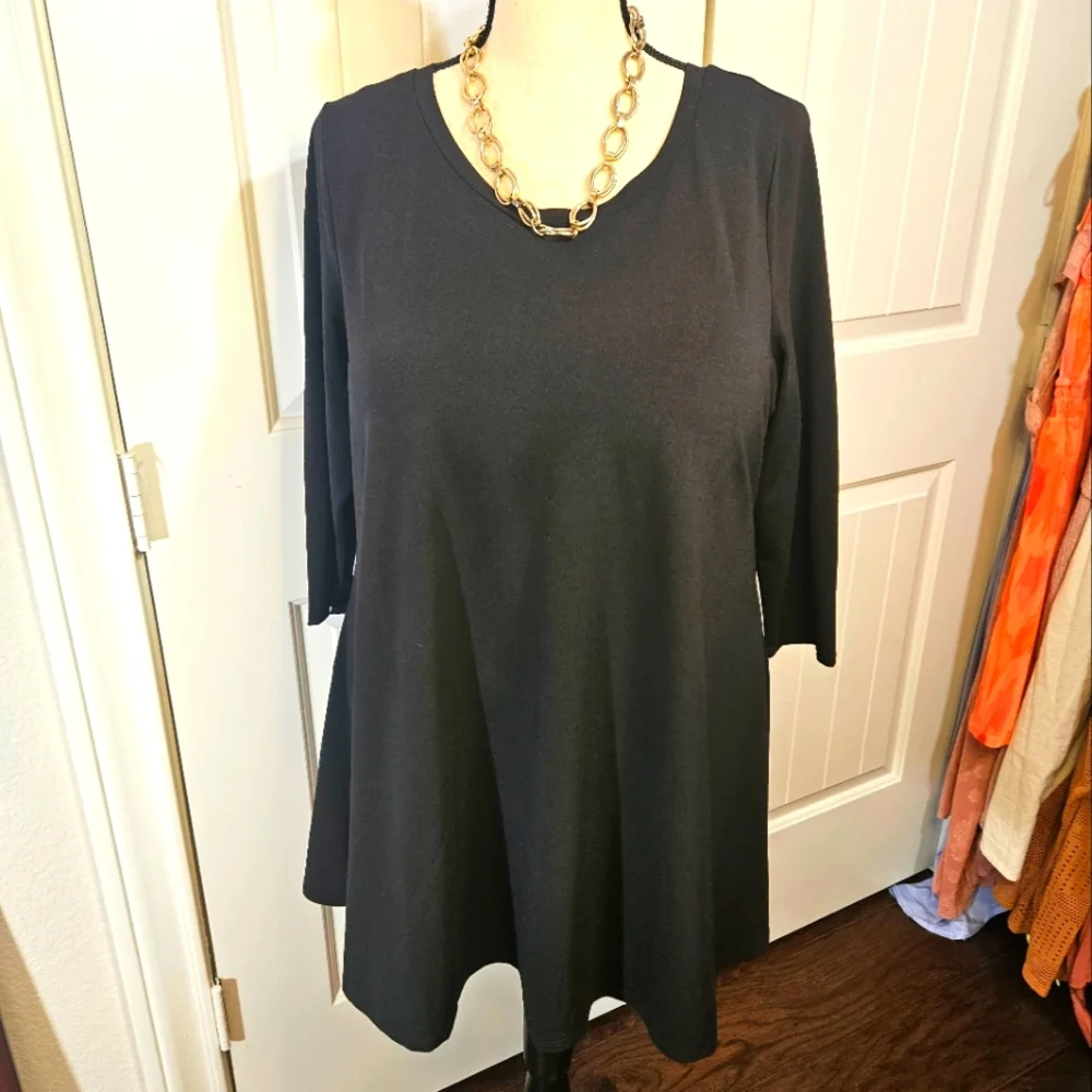 Black Blouse/ Premise - Picture 2 of 7